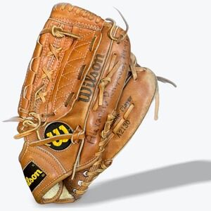 Wilson A2130 Roger Clemens Most Valuable‎ Player Baseball Glove 12 Inch